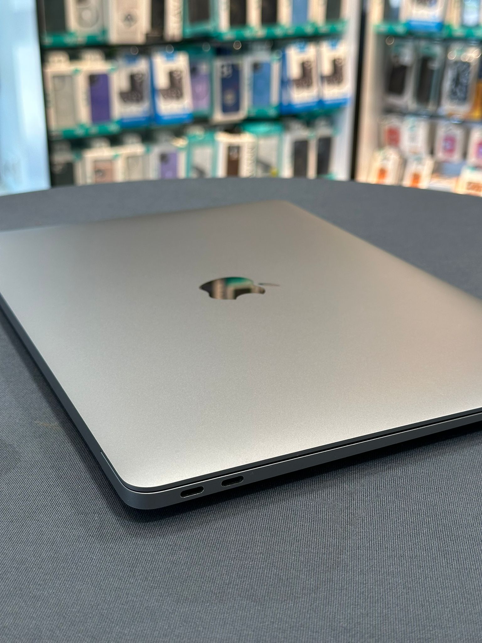 Apple MacBook Air 13.6" 2020 A2337 M1 8GB 256GB 1A-TOP-Zustand Garantie