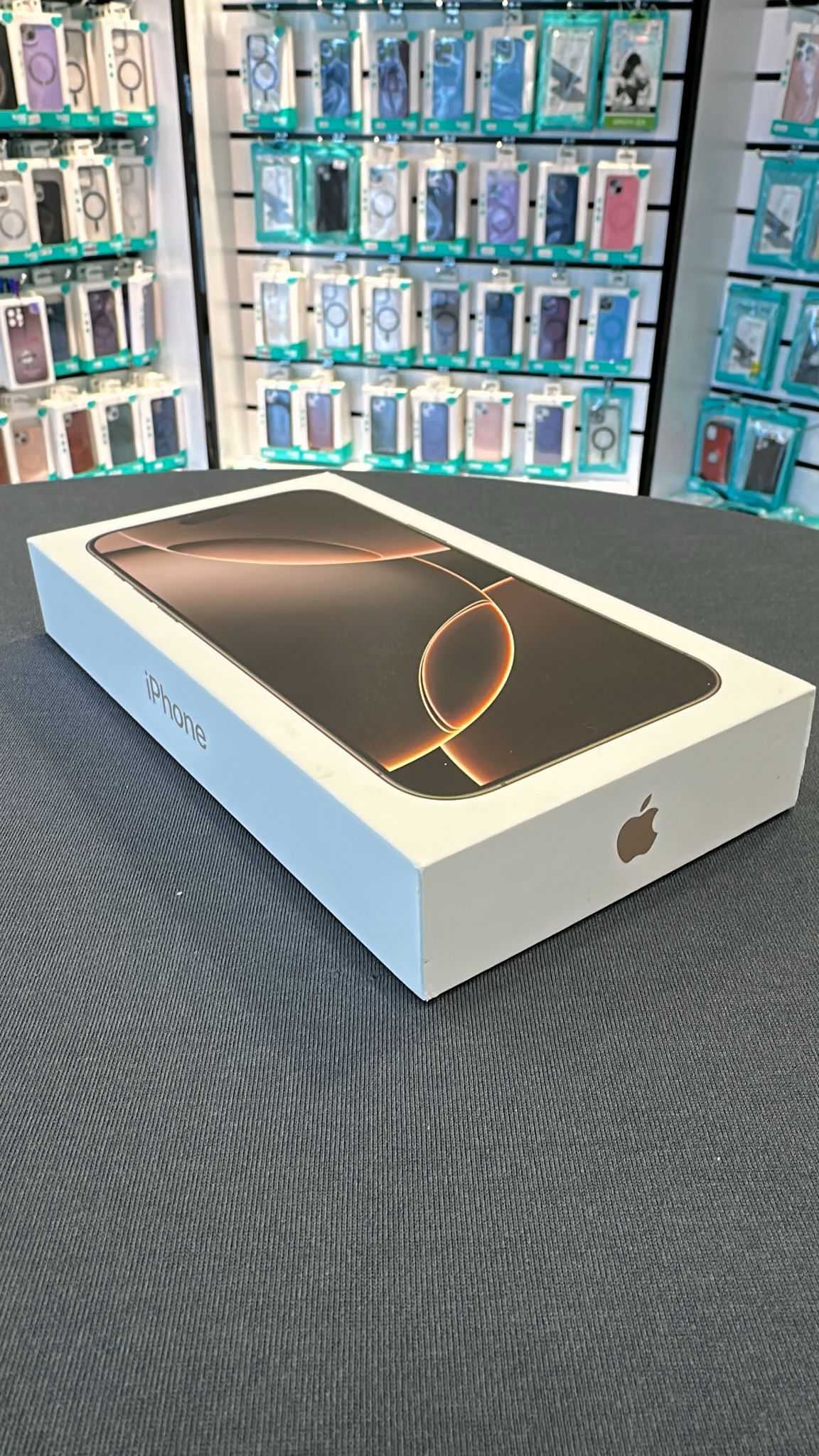 Apple iPhone 16 Pro Max | Desert Titanium | 256GB | NEU, versiegelt